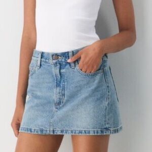 Aritzia Denim Forum The 90s Ricci micro jean skirt size 29